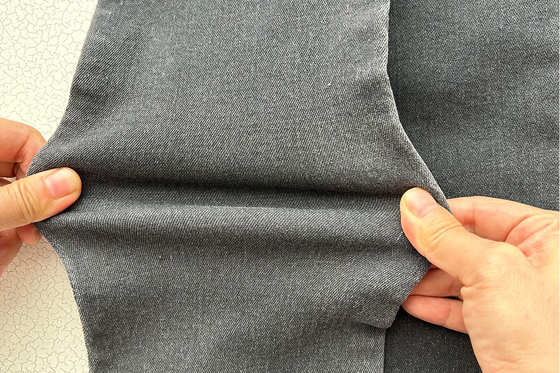 10 oz ราคาที่แข่งขัน ราคาที่คม สีเทาสําหรับผู้ชาย Jean Stretch ผ้าเดนม จากโรงงานจีน